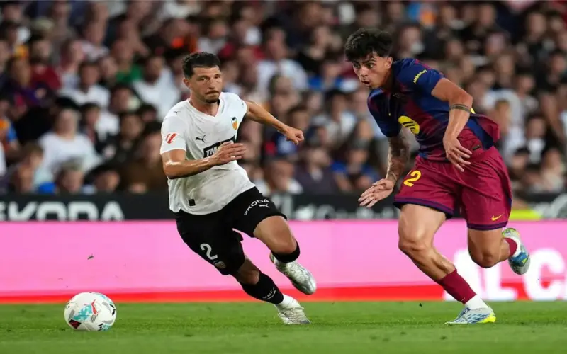 رجل مباراة برشلونة وفالنسيا في الدوري الاسباني